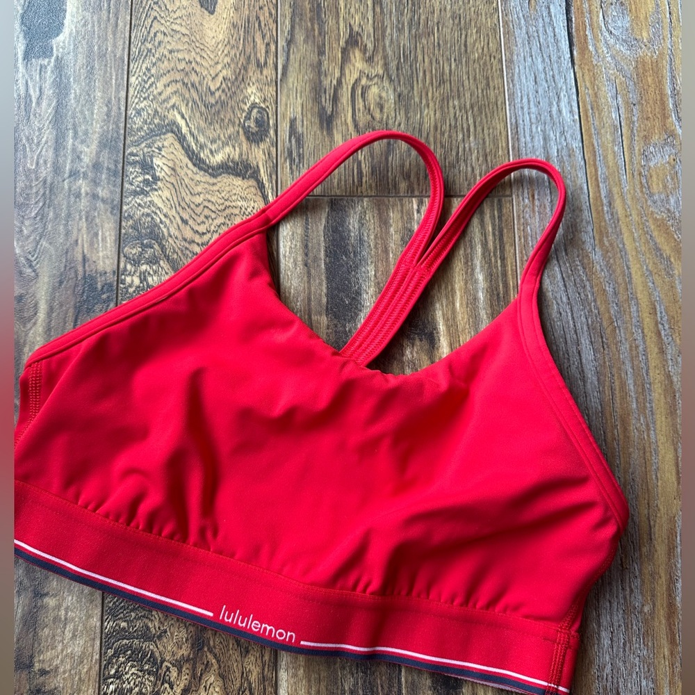 lululemon athletica Sports bra 6 Like new!